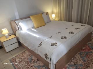 Anchorage Beach Apartment - Oasis in Paradise - 2