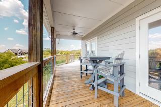 Lakefront Home Sleeps 8 Spacious Deck Pool Access - 3