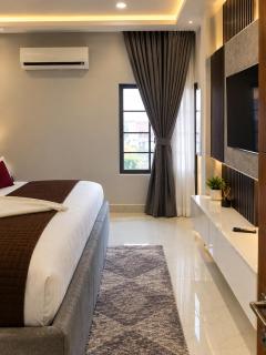 Real One Apartments - 1