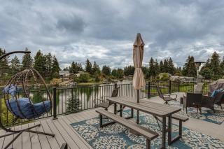 Dock & Views! Waterfront Lake Tapps Retreat - 0