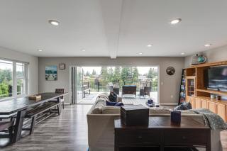 Dock & Views! Waterfront Lake Tapps Retreat - 7