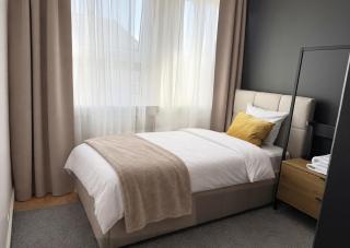 MAIER Suite Nürnberg-Stein A02 - 133 qm - nahe Palm Beach - Parkplatz - 24h Self Check-in - 2