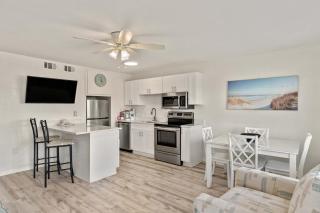 Tropical Isle 209 w Convenient Beach Access - 0