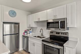 Tropical Isle 209 w Convenient Beach Access - 3
