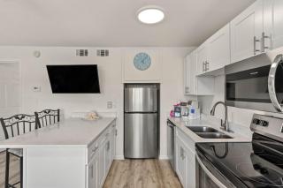 Tropical Isle 209 w Convenient Beach Access - 2