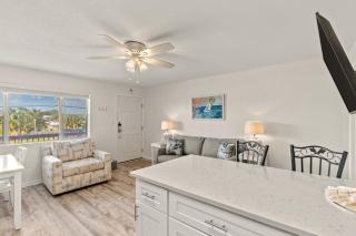 Tropical Isle 209 w Convenient Beach Access - 8