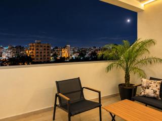 City Open Sky-Train 5 min, Wifi, Parking, AC, tram - 1