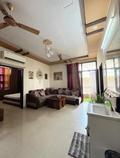 Entire 3 Bhk main of the city - 3