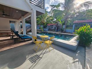 AJ Suites - Modern Beach Apartments with Pool and Full Kitchen - 7