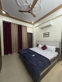 Entire 3 Bhk main of the city - 6