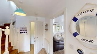Sea Urchins, The Bay, 2 bedrooms with ensuites, balcony with sea view, parking, 2 dogs welcome - 2