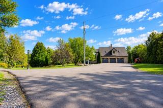 Ultra Luxury Estate Pool, Acres & Private Trails - Caledon - 2