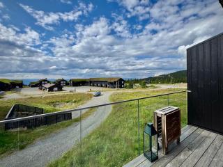Ski-in-out with balcony & great views in Hafjell - 3
