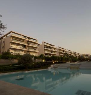 Luxury 2BR with Pool Garden Views New Cairo - 6