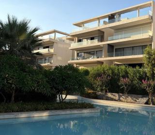 Luxury 2BR with Pool Garden Views New Cairo - 5
