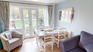 Anchor Down, The Bay, 2 bedrooms, patio, free parking, 2 small or 1 medium dog welcome - 4
