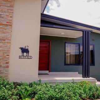 Four Pillars Lodge Chilanga - 5