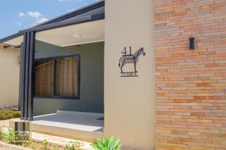 Four Pillars Lodge Chilanga - 1