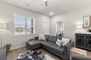 Relaxing modern 2+2 apartment near Waco - 8