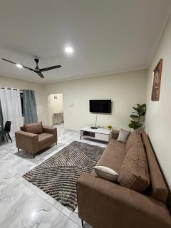 Ashy Court - 7