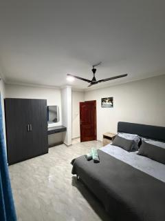 Ashy Court - 3