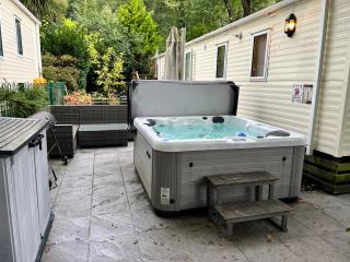 Woodland Escape with Hot Tub - Aberdeunant Hall Caravan Park - 0