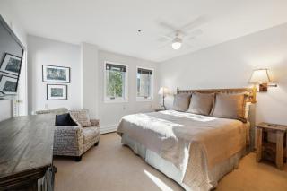 Luxury 3 Bedroom Condo In The Heart Of Bc Village - 2