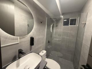 Moderno apartamento al norte, full equipoado con parqueadero - 8