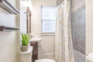 Carson Flats Apt 3 - 1BR Near BOK, OSU Med, Dtwn - 1