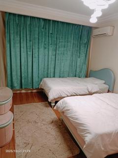 Nile view elegant 3BR Apartment prime location - 3