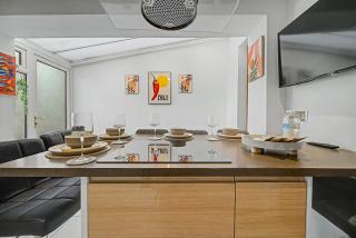 Y Ddraig Suite by NextStep Stays, 3 Bed Home - Sleeps 8, Free Parking, Wifi, Central Location - 5