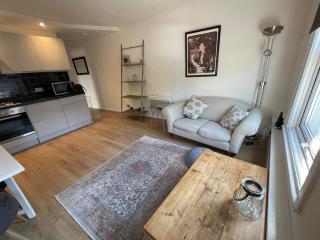 Entire apartment in Bishopston - 0