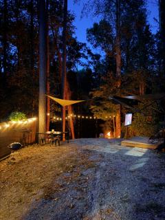 Cozy RV Retreat Fire Pit & Outdoor Cinema - 8