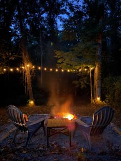 Cozy RV Retreat Fire Pit & Outdoor Cinema - 0