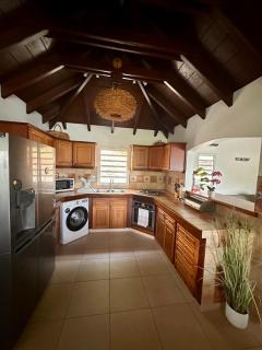 Villa des Rochers Jacuzzi, sea view and serenity - 4