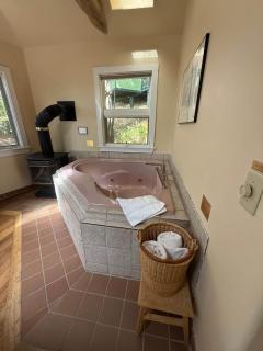 Hawks View's Goshawk Cottage - 1