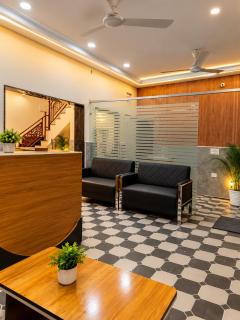 The Radhey Krishna Residency - Affordable Rooms Best Hospitality - 9