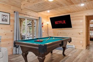 Poconos 5BR Luxury Cabin with Hot Tub Sauna Game Room Theater - 4