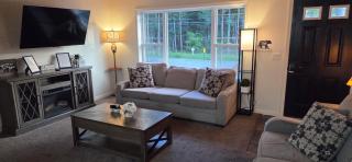 Poconos 5BR Luxury Cabin with Hot Tub Sauna Game Room Theater - 2