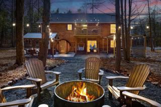 Poconos 5BR Luxury Cabin with Hot Tub Sauna Game Room Theater - 8
