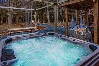 Poconos 5BR Luxury Cabin with Hot Tub Sauna Game Room Theater - 7