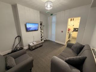 OA Housing - Spacious 2 Bedrooms - 0