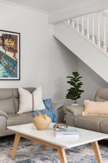 Whitehaven - Modern Family Retreat by Glenelg Beach - 4