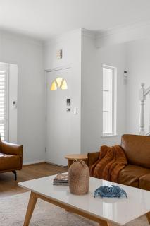 Lennox - Private Courtyard & Easy Glenelg Access - 4