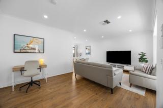 Byron - Bright & Breezy Beachside Retreat - 2