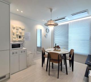 Stay in Seoul, 3 min to Seoul Station, New Apt, 3 Air Conditioners, Elevator, Rooftop, Quiet & Cozy - 0