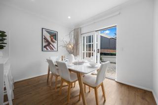 Burleigh - Easy Coastal Living on Broadway - 8