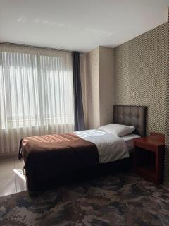 Roz HOTEL - 3