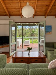 Nature's Embrace The Blue Wren Cabin - 0