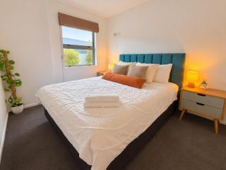 Wānaka 2BR | Walk to Town | Free Parking - 6